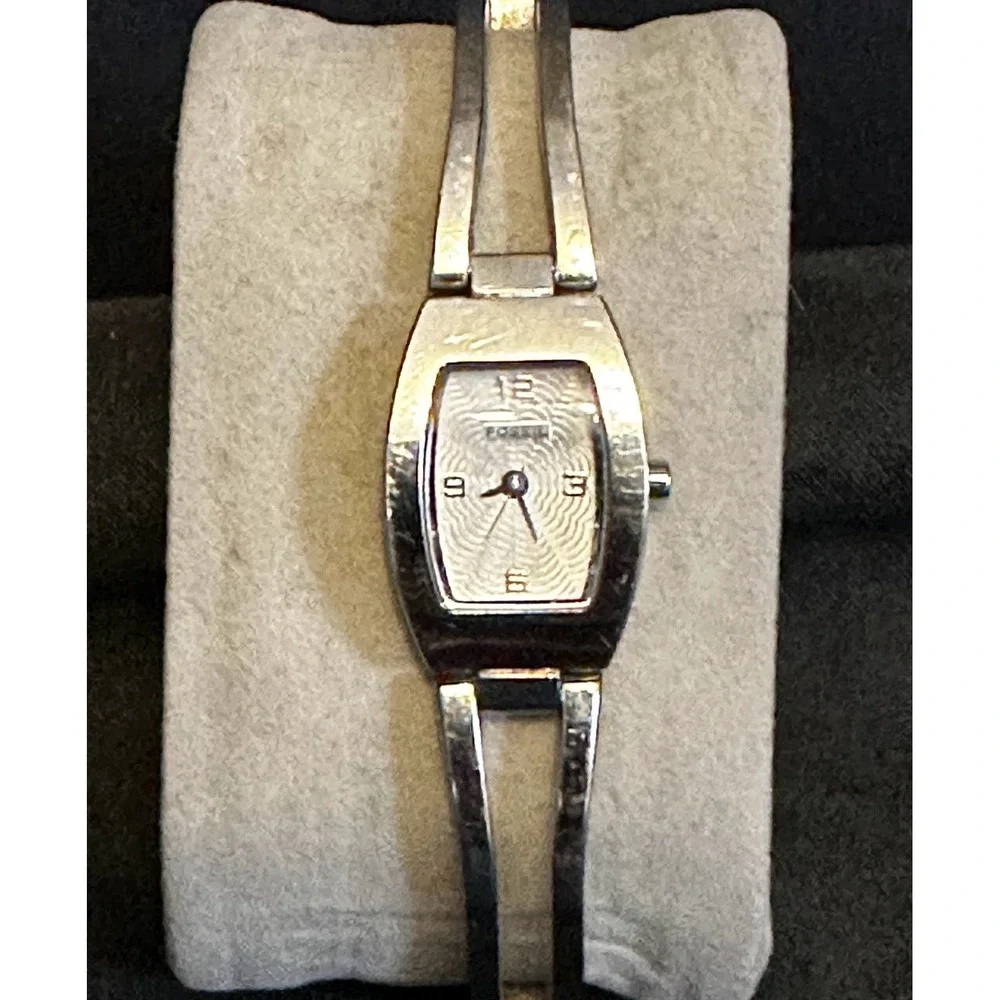 Fossil F2 Watch Womens OS Silver Tone Stainless Steel ES-9645 Bangle Bracelet‎